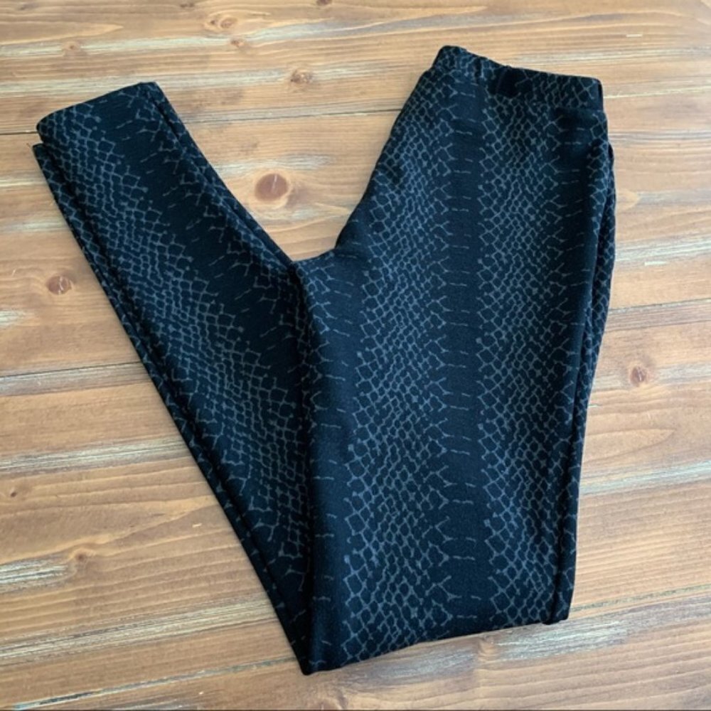 JOIE Black Reptile Print Sexy Leggings. Size XS. - Picture 6 of 6